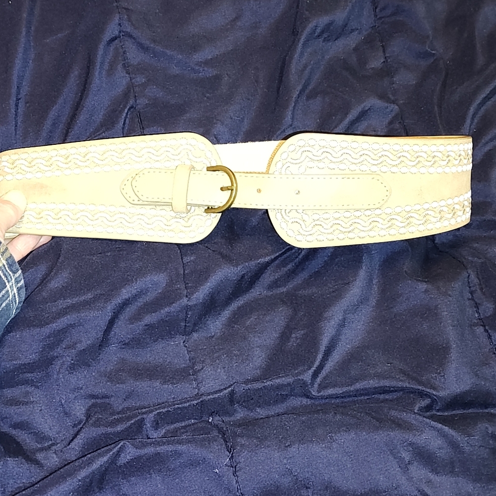 Elegant Tan Women's Belt